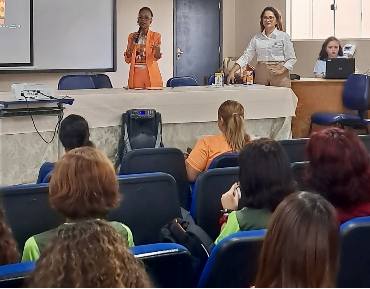 Durante a ação, foram abordados temas como identificação de sinais de abuso e fortalecimento da rede de proteção